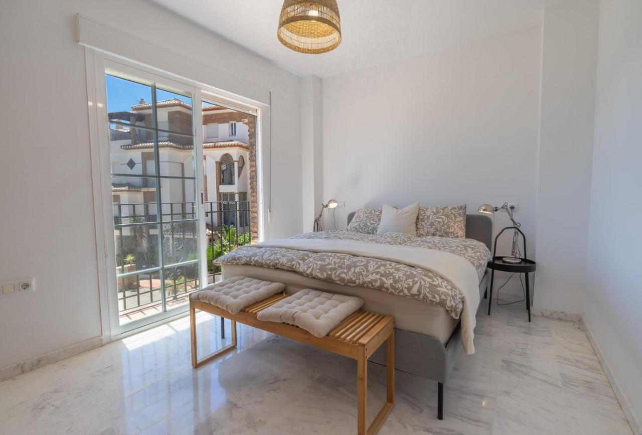 Apartamento Blue Marine Gardens I With Pool La Herradura  Exterior foto